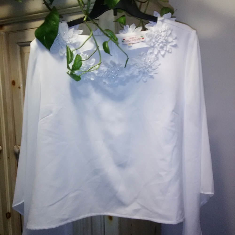 Rose Collection Blouse - Picture 2 of 6